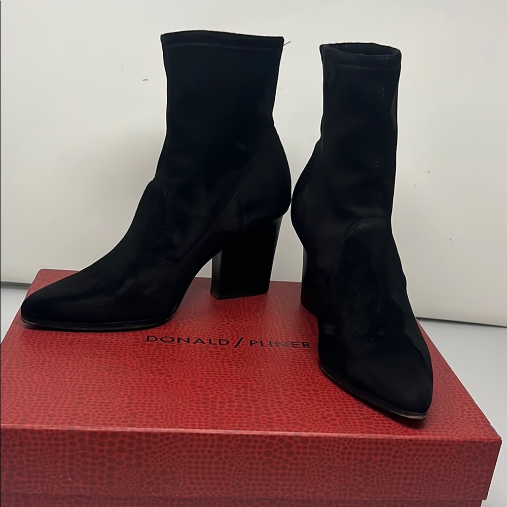 Donald J. Pliner Women's Black Ankle Boots - Vinca